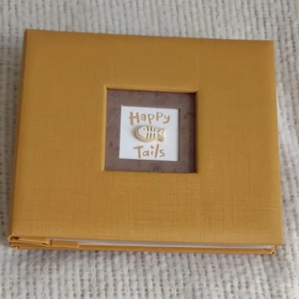 HALLMARK HAPPY TAILS CAT SCRAPBOOK PHOTO ALBUM 6.5" X 7.5" X 1 1/2" UNUSED - Picture 1 of 9
